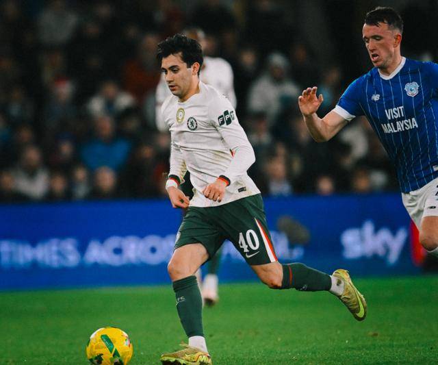 足坛一夜：FIFA最佳阵容出炉 巴萨2-0晋级十六强 切尔西3-1晋级四强