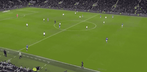 足坛一夜：FIFA最佳阵容出炉 巴萨2-0晋级十六强 切尔西3-1晋级四强