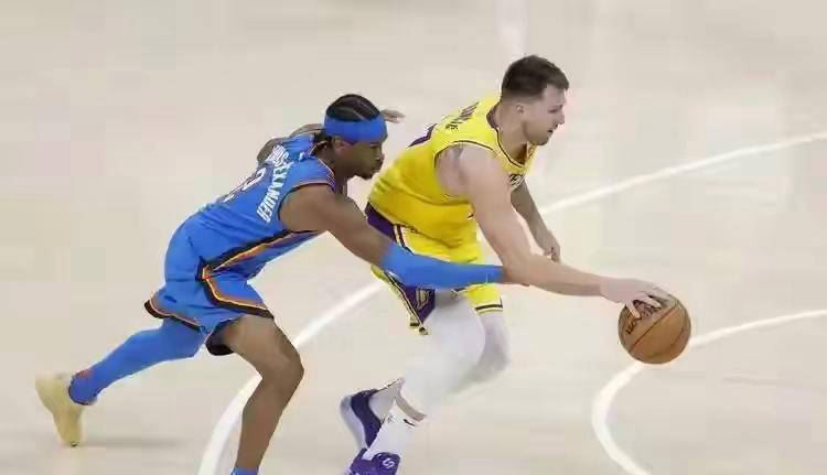 东契奇场均35分9篮板9助攻15抢断，领跑NBA得分榜