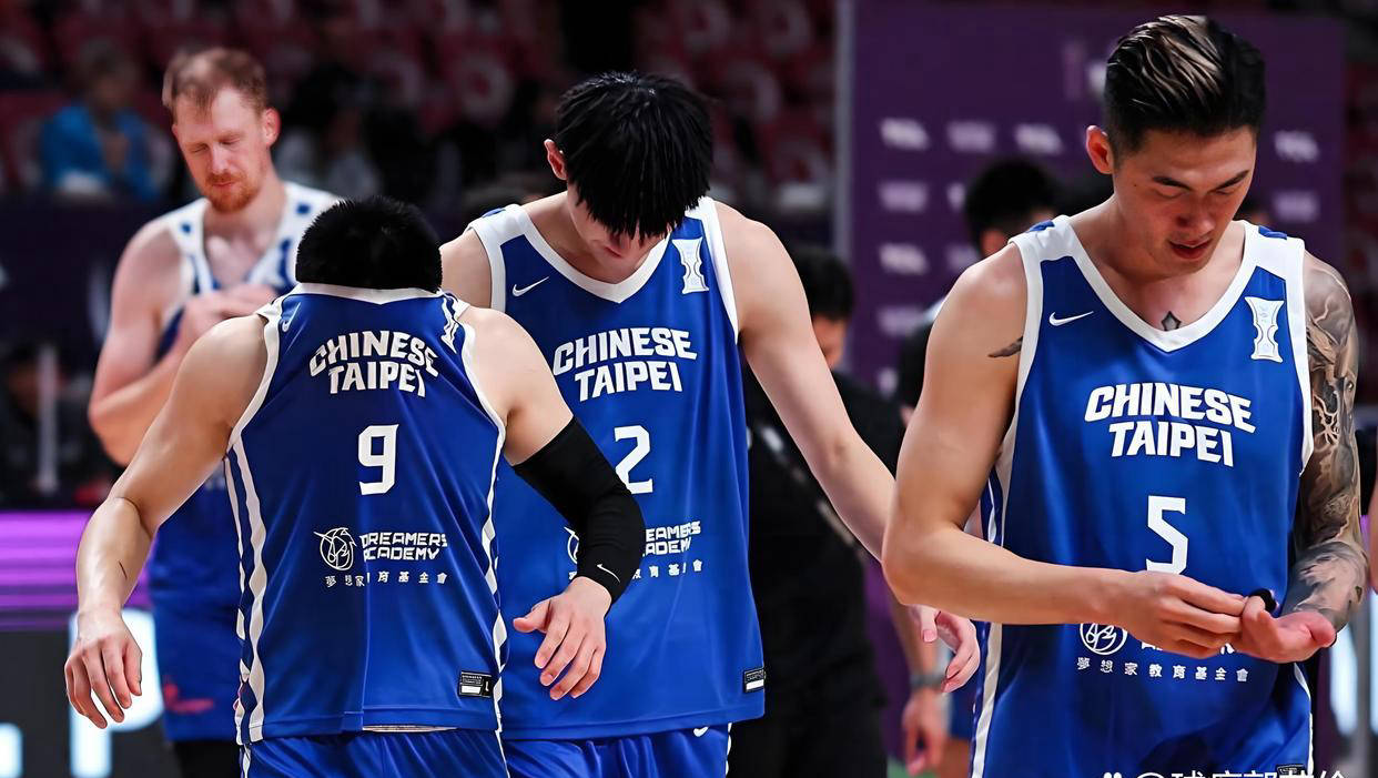 2027世界杯预选赛激烈角逐：中国男篮迎战日本，台北全队团聚拜年